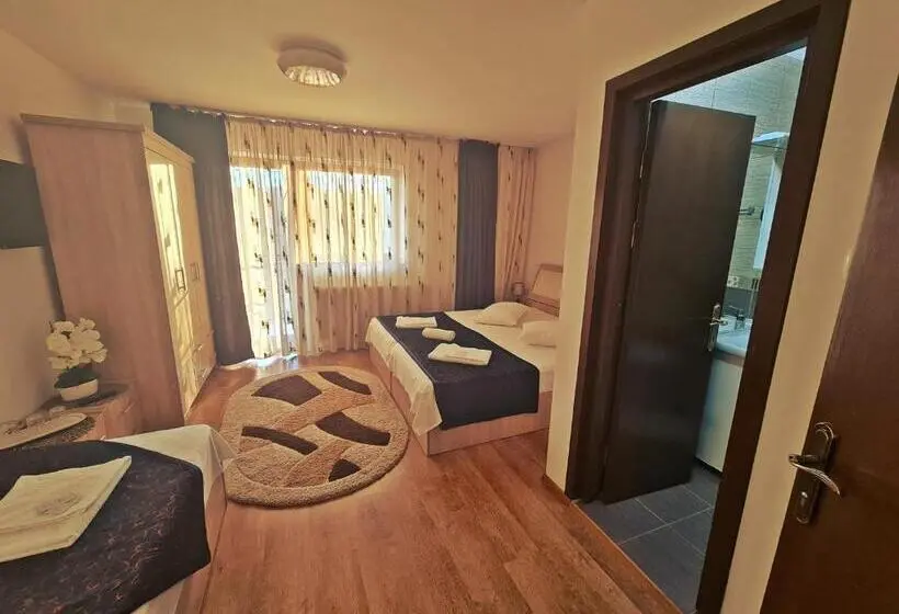 اتاق استاندارد سه تخته با بالکن, Casa Leu