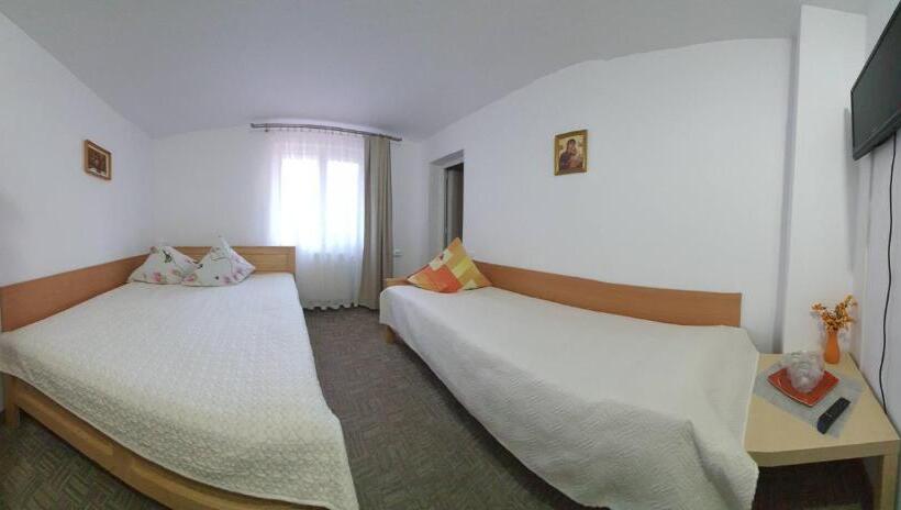 חדר סטנדרט לשלושה, Pensiunea Marydor