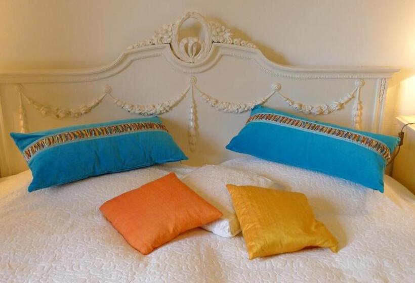 جناح, Lilla Trulla Gårdshotell   Feels Like Home