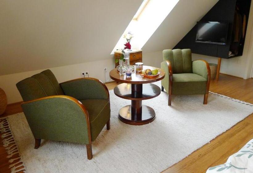 غرفة ديلوكس مزودة بشرفة, Lilla Trulla Gårdshotell   Feels Like Home