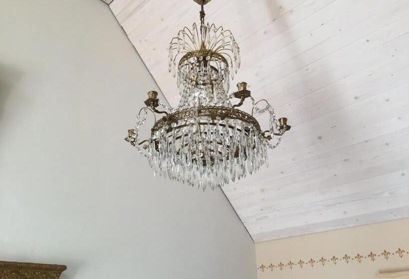 اتاق لوکس با چشم‌انداز باغ, Lilla Trulla Gårdshotell   Feels Like Home