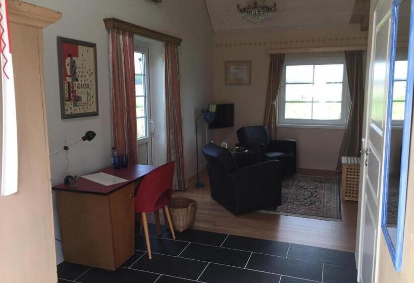 غرفة ديلوكس مطلّة علي الحديقة, Lilla Trulla Gårdshotell   Feels Like Home