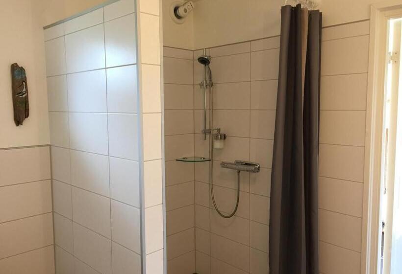 غرفة ديلوكس مطلّة علي الحديقة, Lilla Trulla Gårdshotell   Feels Like Home