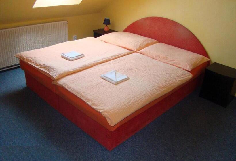 デラックスルーム, Restaurace Penzion Rafael