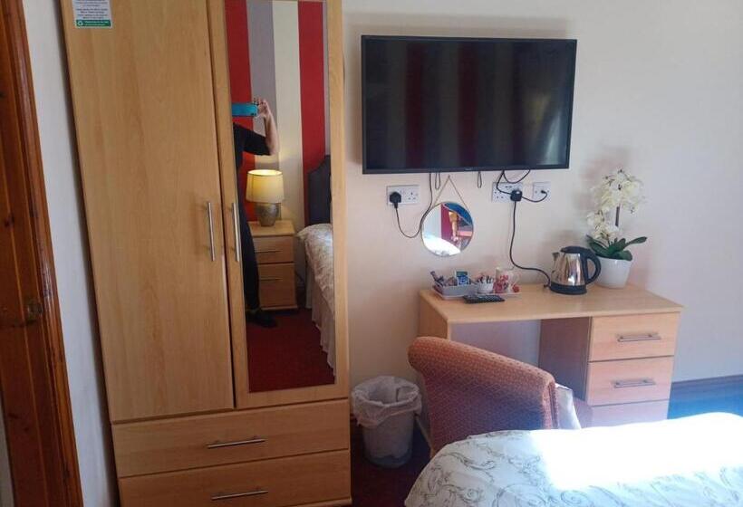 Номер Стандарт, Fox And Hounds Country Inn