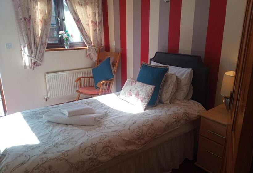 Номер Стандарт Индивидуальный, Fox And Hounds Country Inn