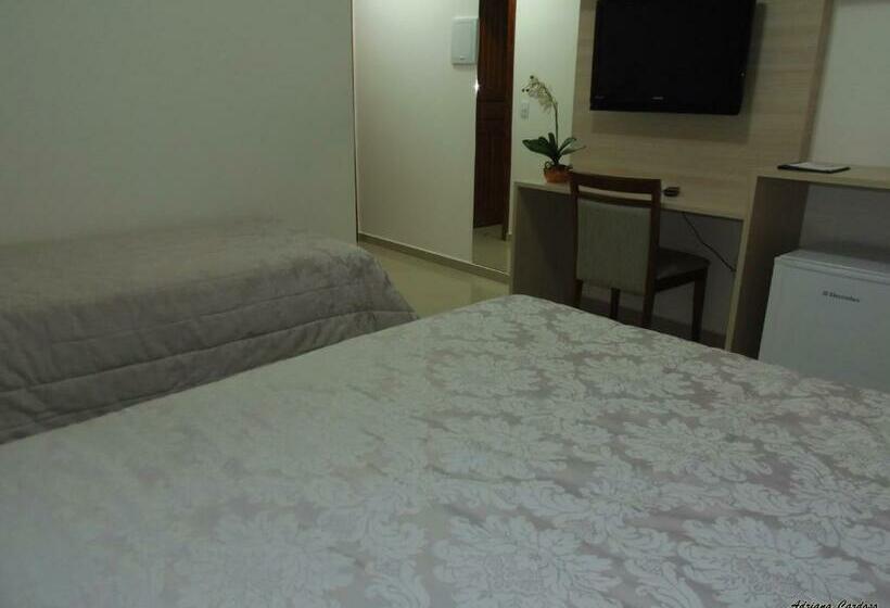 غرفة قياسية ثلاثية, Dourada Parque