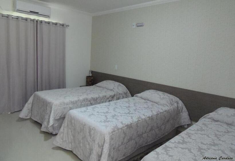 غرفة قياسية ثلاثية, Dourada Parque