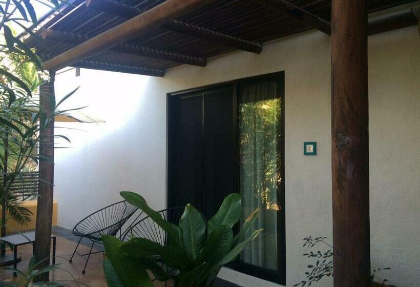 スタンダードルーム, Manta Raya Hotel   Right On The Beach