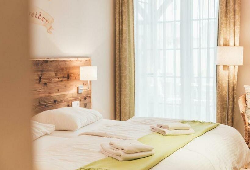 Номер Стандарт, Weinwirtshaus Wlaschits