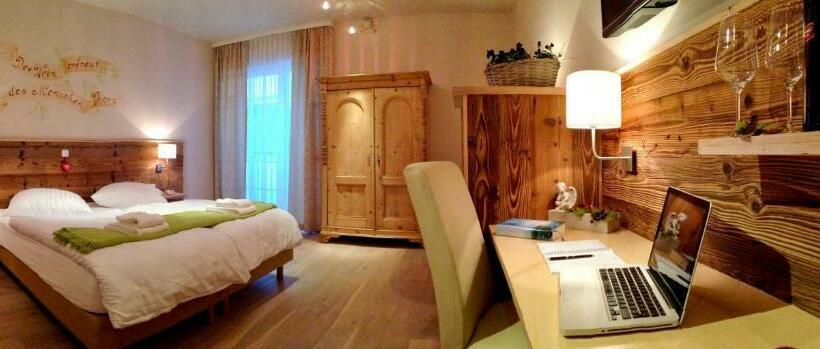 Семейный Номер, Weinwirtshaus Wlaschits