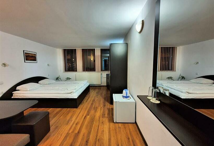 标准间, Yakovtsi Inn