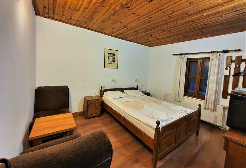 标准间, Yakovtsi Inn