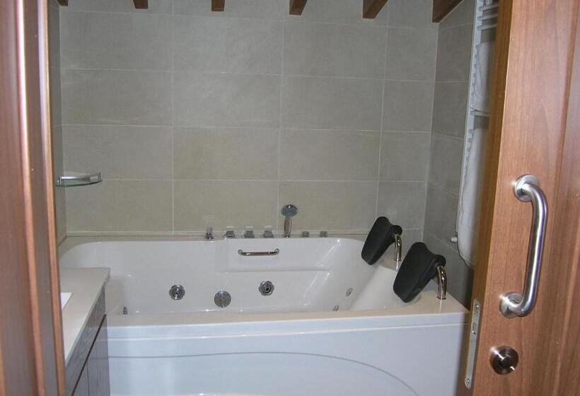 이그제큐티브 스위트, Livadia Hotel Kyperounta