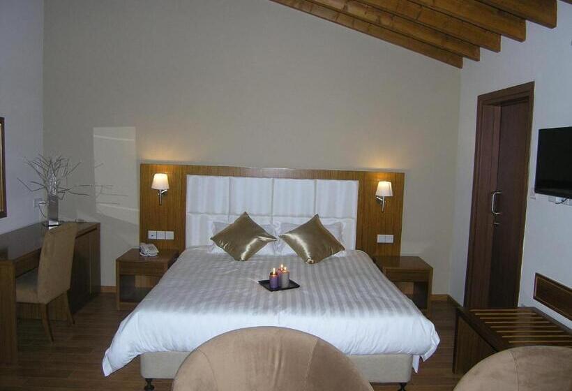 스위트, Livadia Hotel Kyperounta