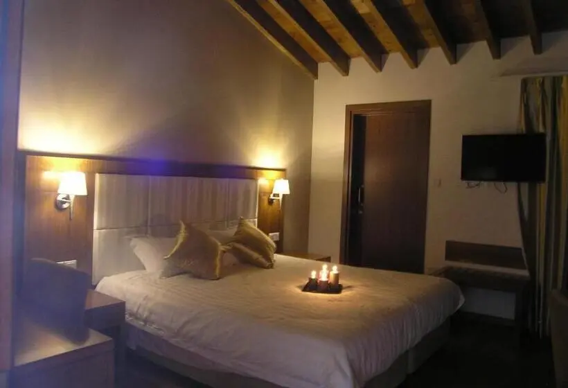 スイート, Livadia Hotel Kyperounta