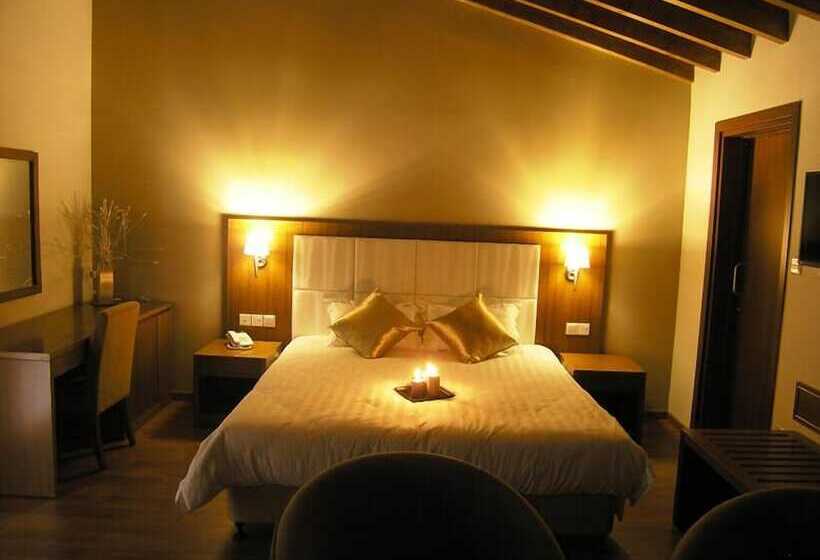 스위트, Livadia Hotel Kyperounta