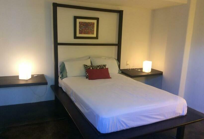 스탠다드 룸, Manta Raya Hotel   Right On The Beach