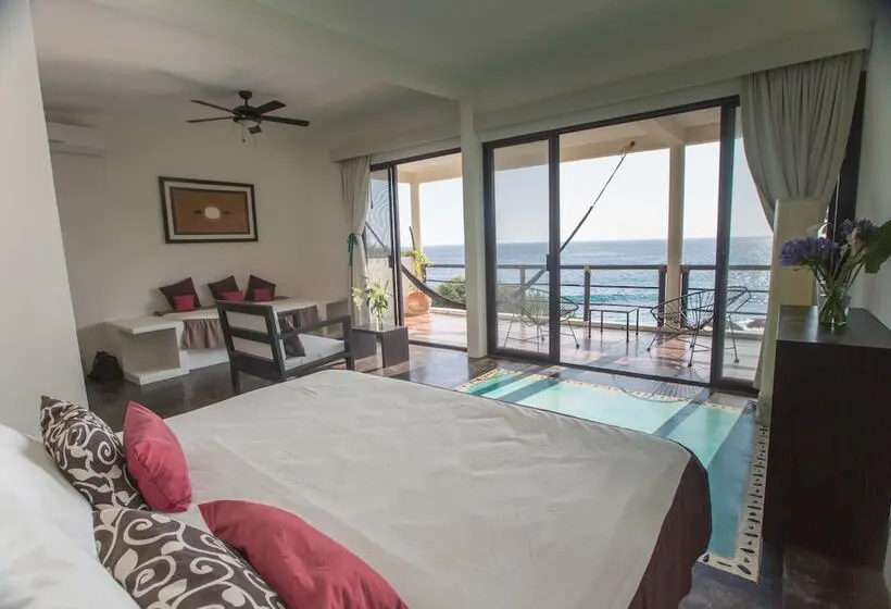 デラックススイート, Manta Raya Hotel Right On The Beach