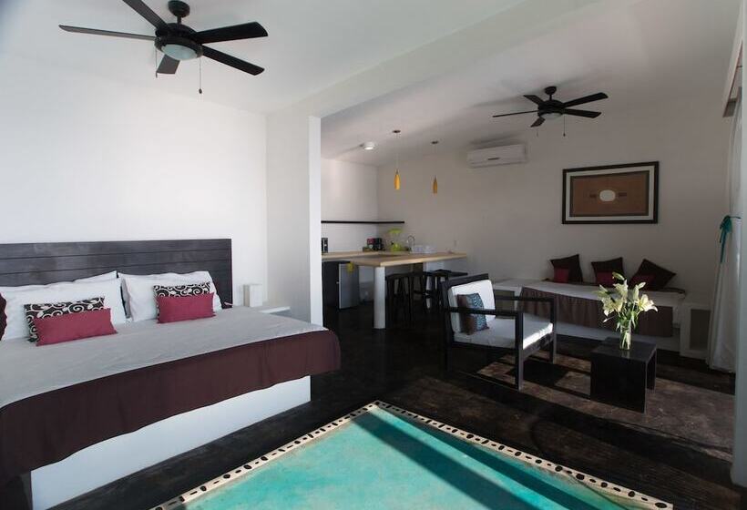 Suíte Deluxe, Manta Raya Hotel   Right On The Beach