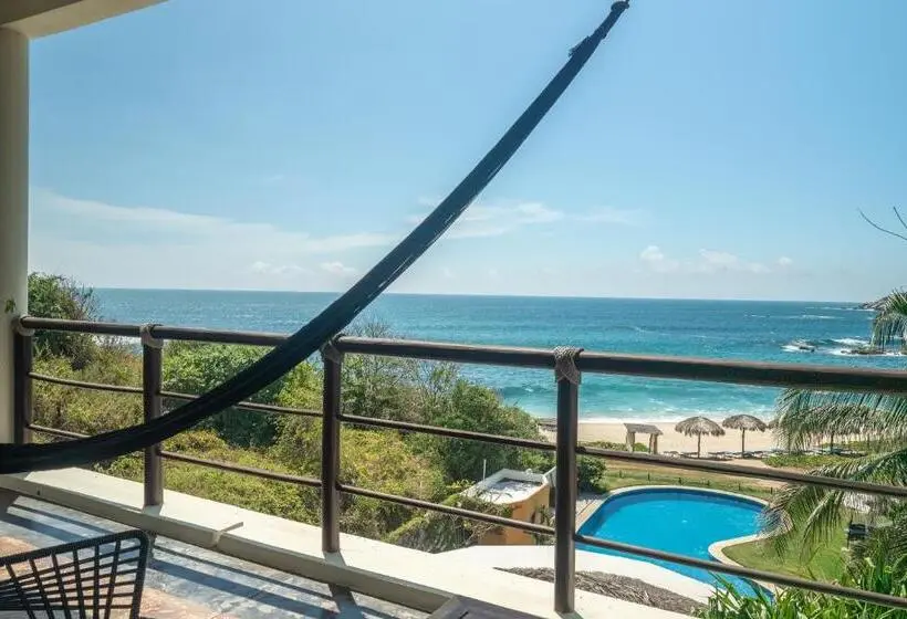 キングサイズベッドのスイートルーム, Manta Raya Hotel Right On The Beach