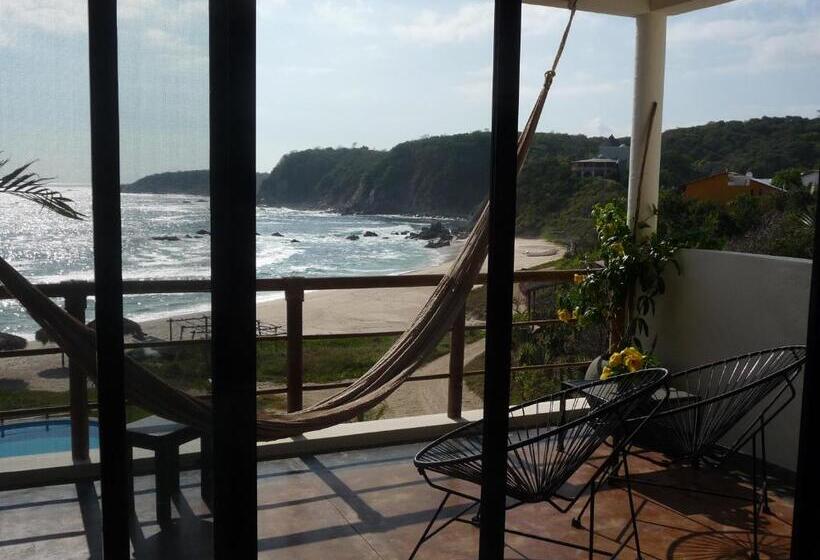 キングサイズベッドのスイートルーム, Manta Raya Hotel   Right On The Beach