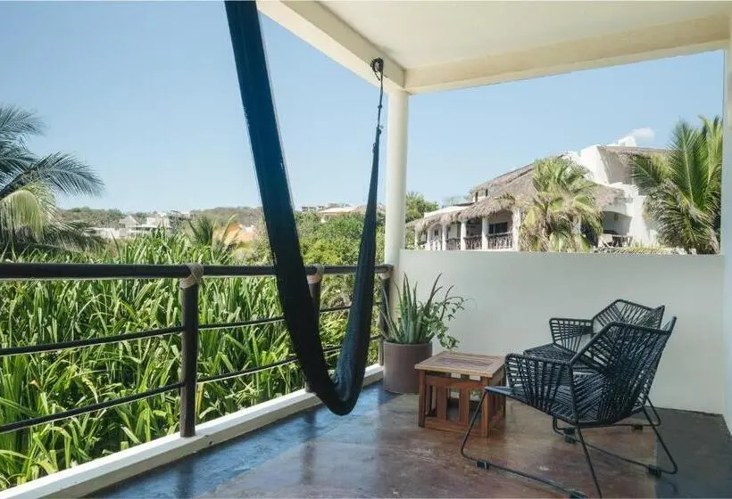 スーペリアースイート, Manta Raya Hotel Right On The Beach