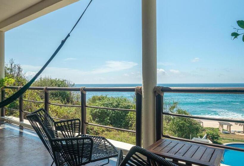 디럭스 스위트, Manta Raya Hotel   Right On The Beach