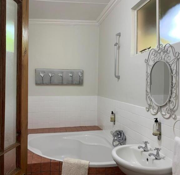 جناح, Berghouse And Cottages