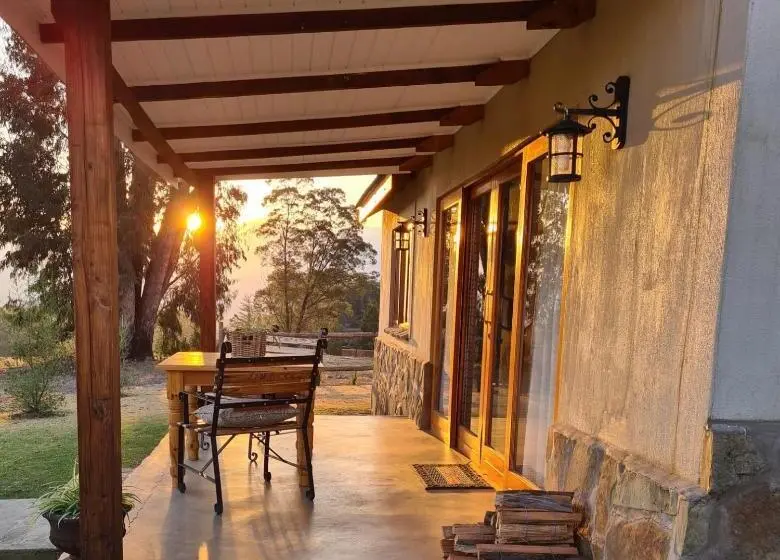キングサイズベッドのデラックスルーム, Berghouse And Cottages