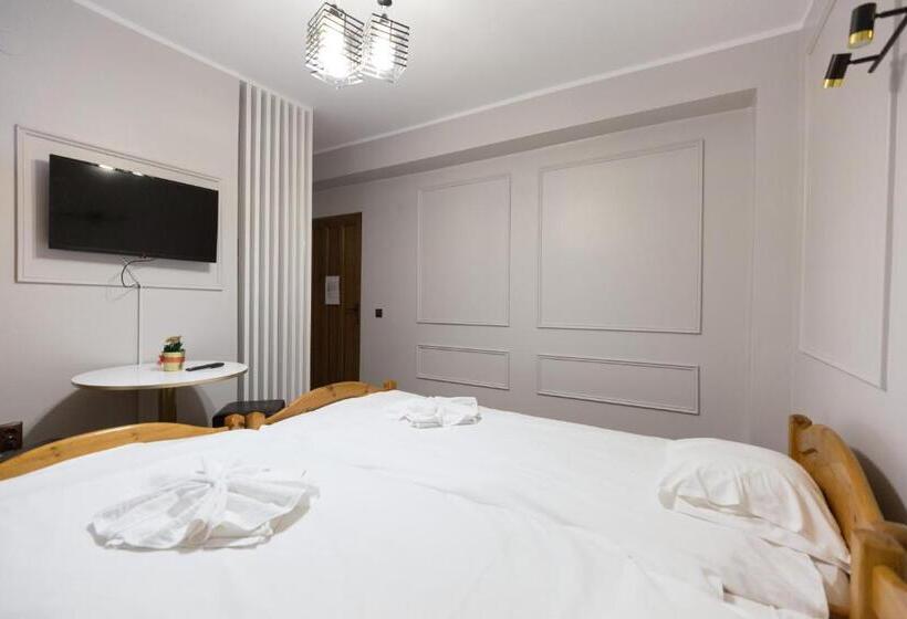 トリプルクラシックルーム, Complex Veverița Rânca