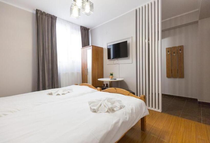 トリプルクラシックルーム, Complex Veverița Rânca