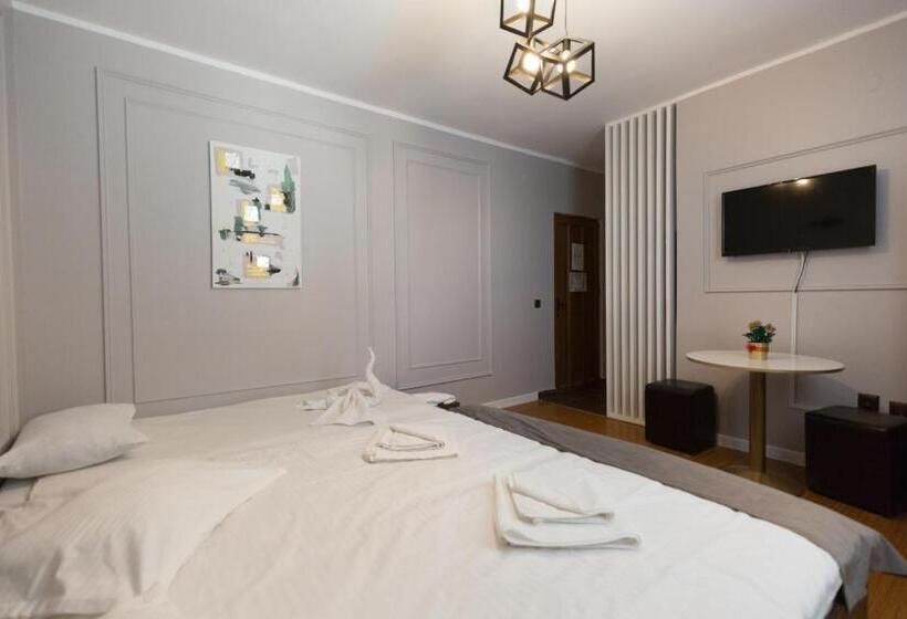 スタンダードルーム, Complex Veverița Rânca