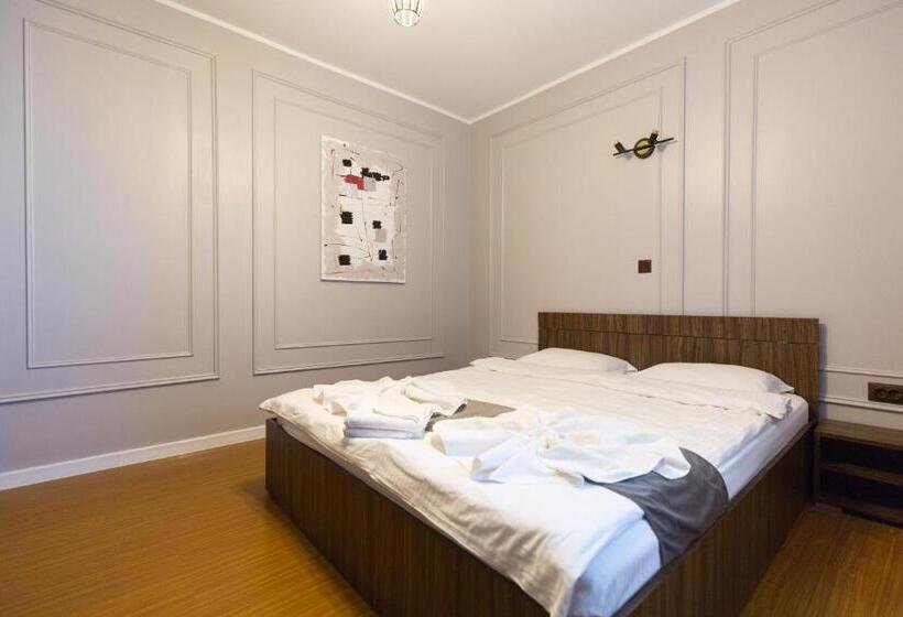 スタンダードルーム, Complex Veverița Rânca