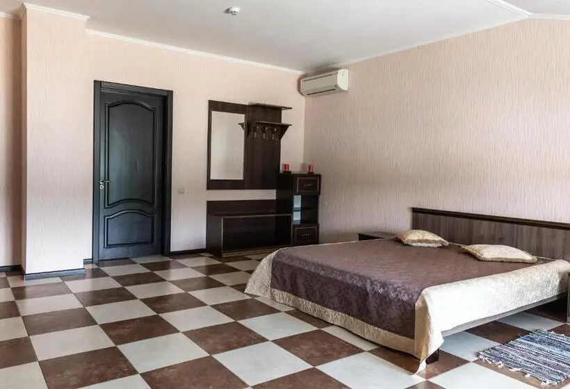 スイート, Dergachov Guest House