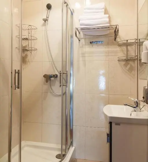 スタンダードトリプルルーム, Dergachov Guest House