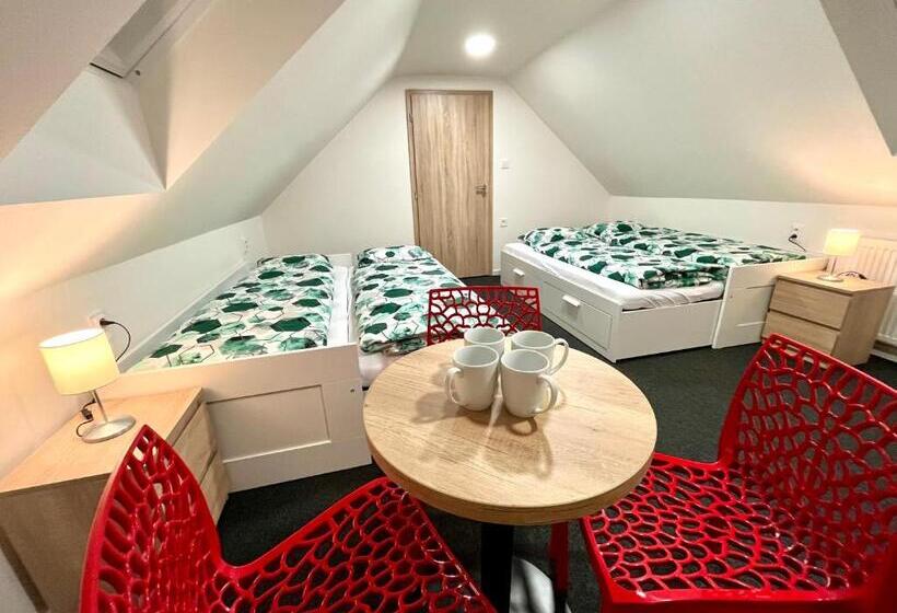 Четырехместный Номер Стандарт, Penzión Pavčina Lehota