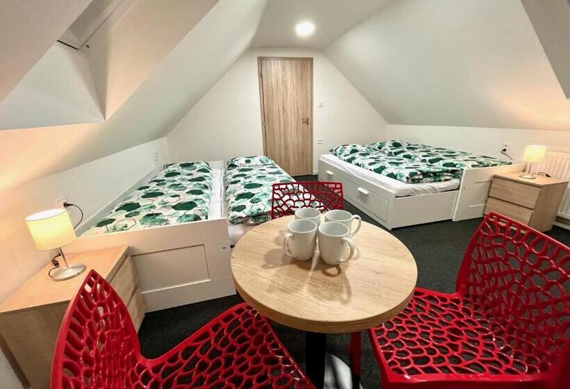 Четырехместный Номер Стандарт, Penzión Pavčina Lehota