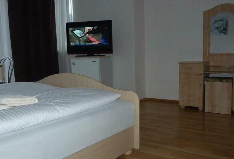 חדר סטנדרט עם מרפסת, Penzion Kycera