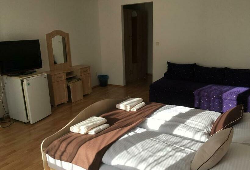 חדר סטנדרט עם מרפסת, Penzion Kycera