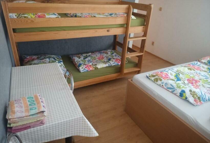 غرفة قياسية رباعية, Rekreačný Dom Railip