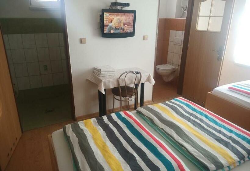 غرفة قياسية ثلاثية, Rekreačný Dom Railip