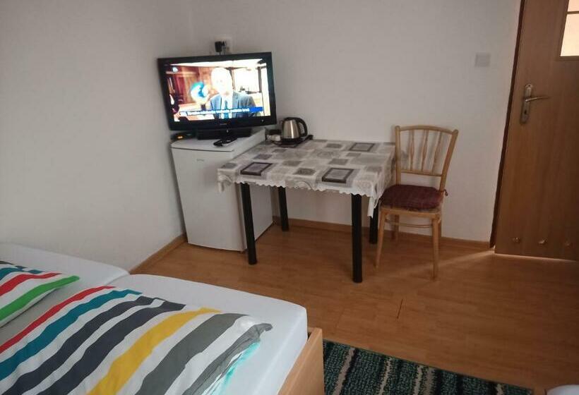 غرفة قياسية ثلاثية, Rekreačný Dom Railip