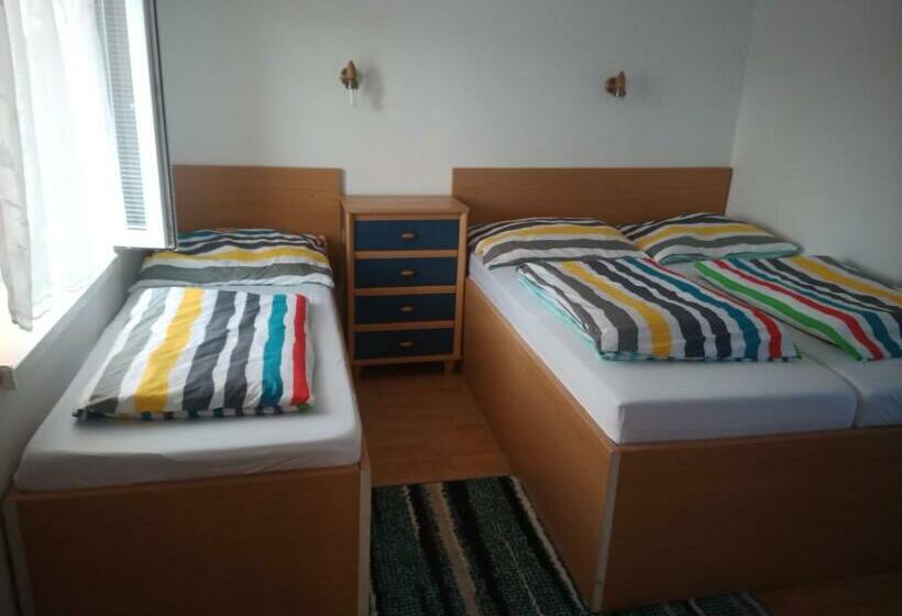 غرفة قياسية ثلاثية, Rekreačný Dom Railip