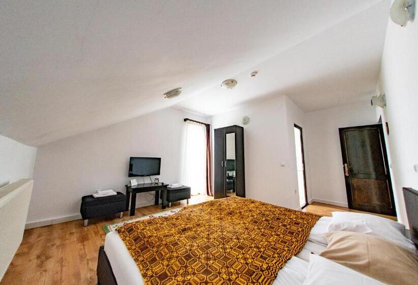 חדר אקונומי לשלושה, Pensiunea Popasu