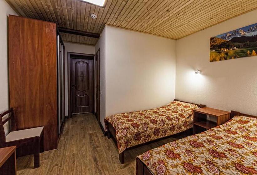 اتاق استاندارد با بالکن, Alpiyskiy