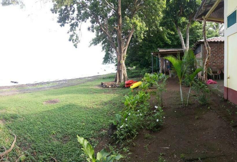 اتاق لوکس با چشم‌انداز دریاچه, Los Chocoyos