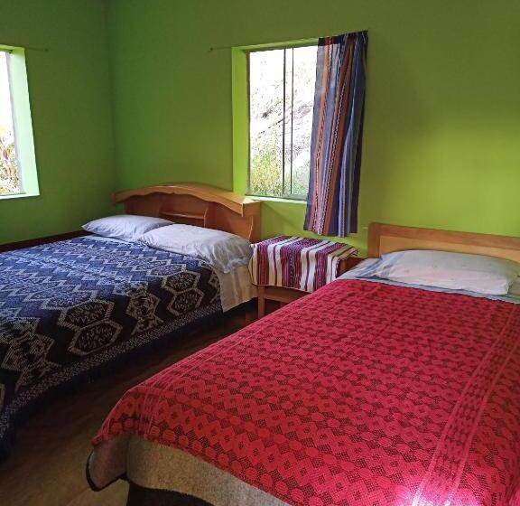 패밀리 룸, Taquile Familia Celso