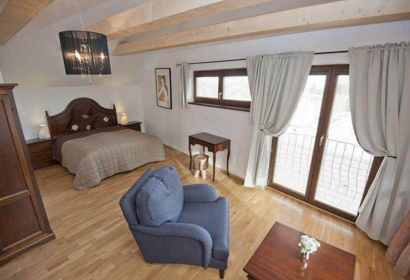 발코니가 있는 스위트, Villa Vinica