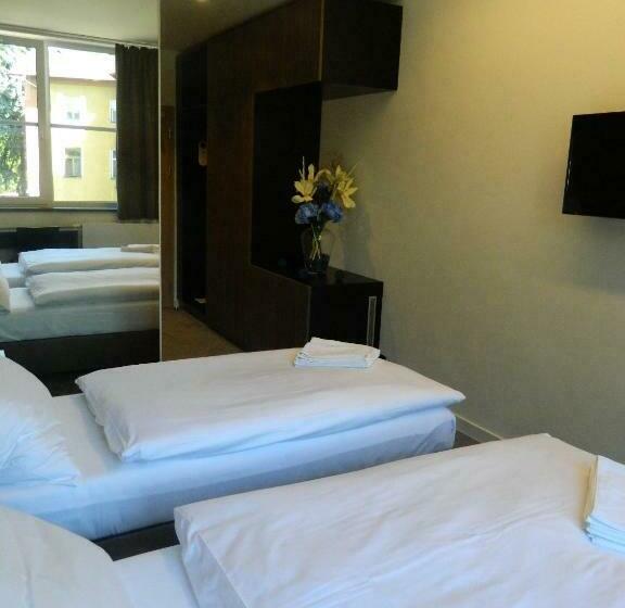 Standard Szoba, Bílý Páv